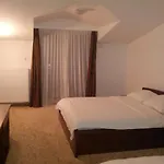 Maksumic Motel 3*