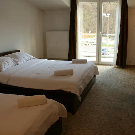 Maksumic Motel 3*